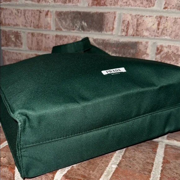 Beauty Prada Forest Green Tote Bag - Picture 10 of 10